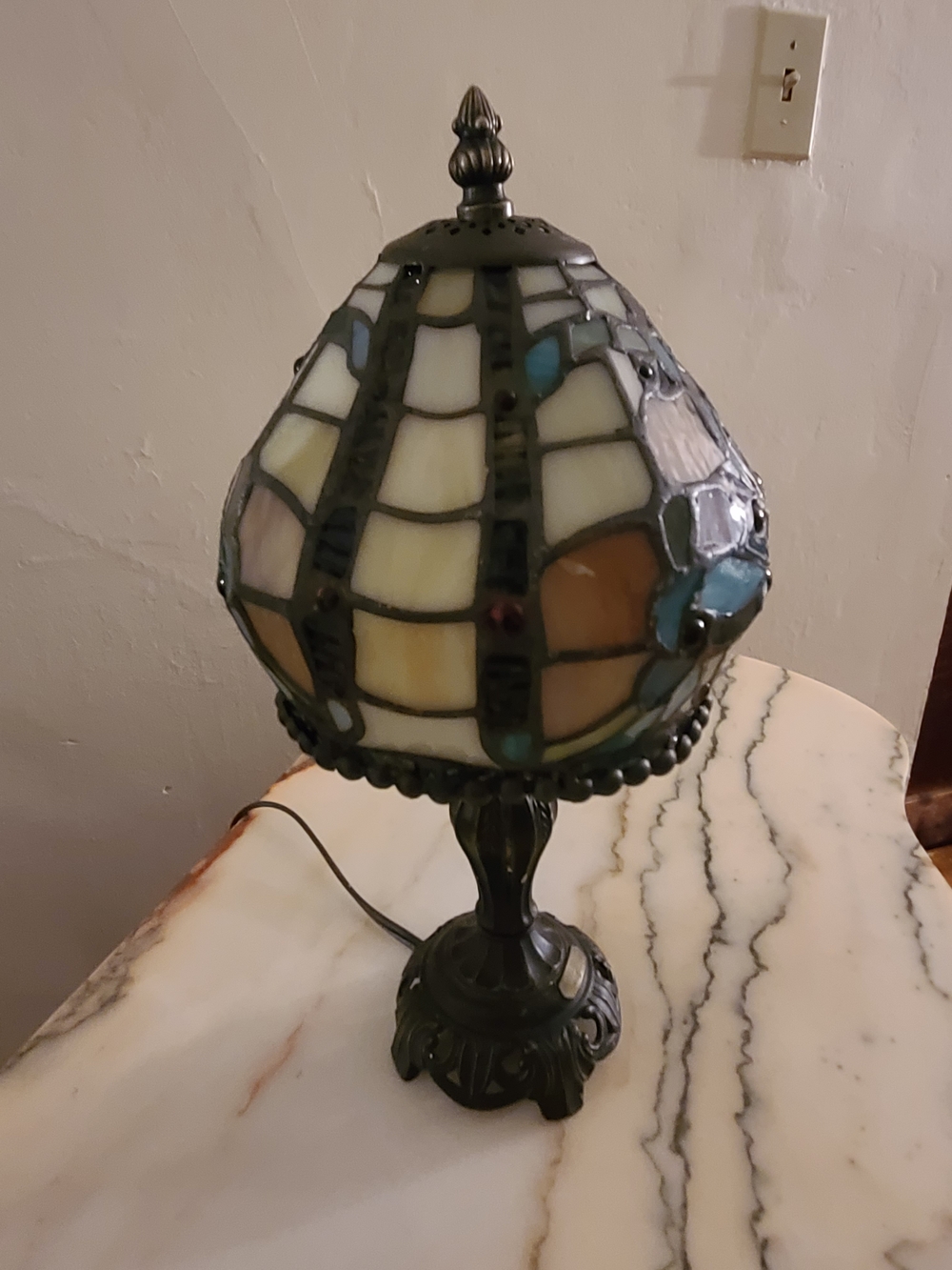 Dale Tiffanys Inc. Antiques Roadshow Lamp - Art Nouveau Stained Glass Desk Lamp - Picture 16 of 16